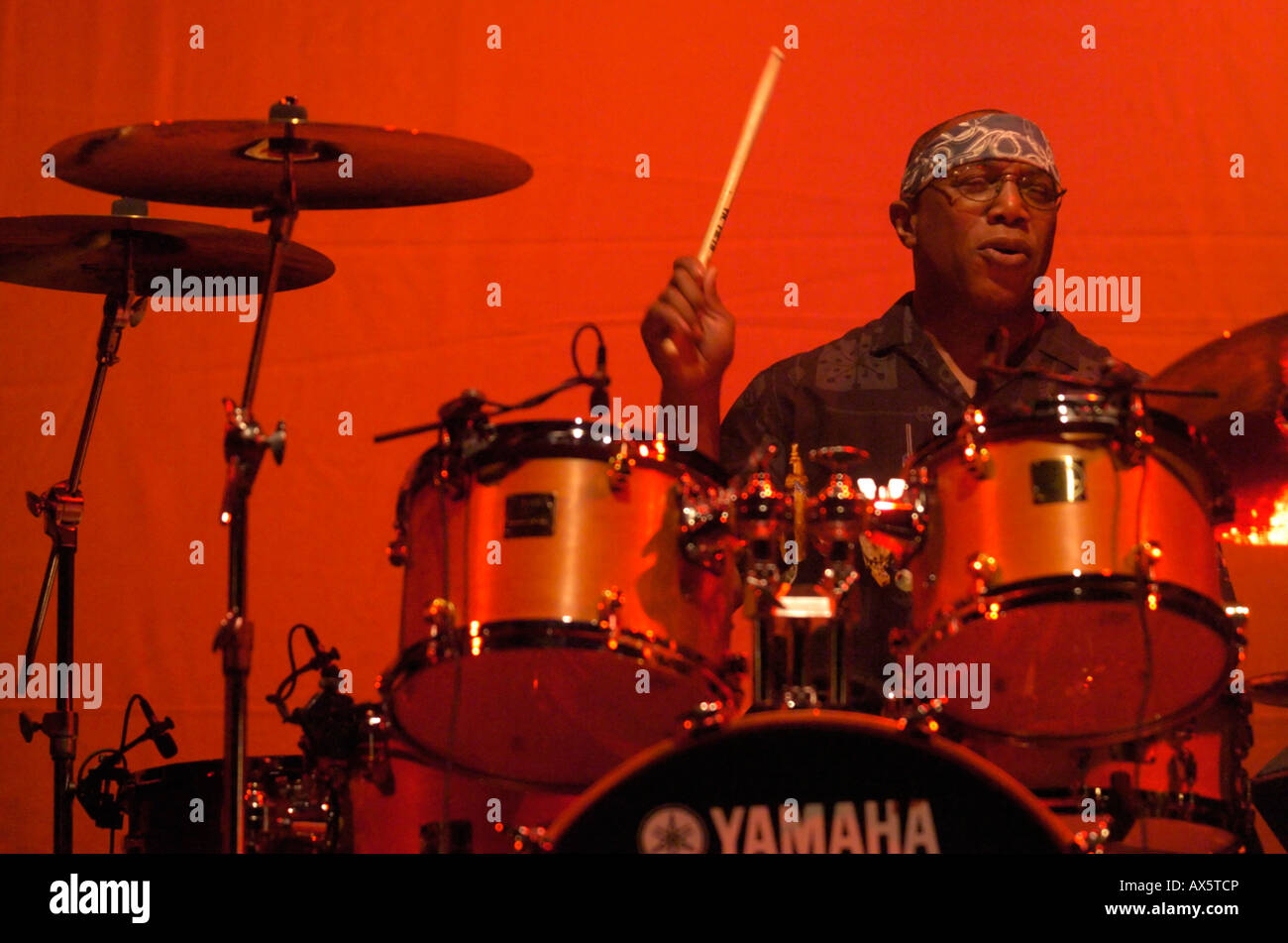 Il batterista Billy Cobham presso la Rhythm Sticks Festival, Royal Festival Hall, 2004 Foto Stock