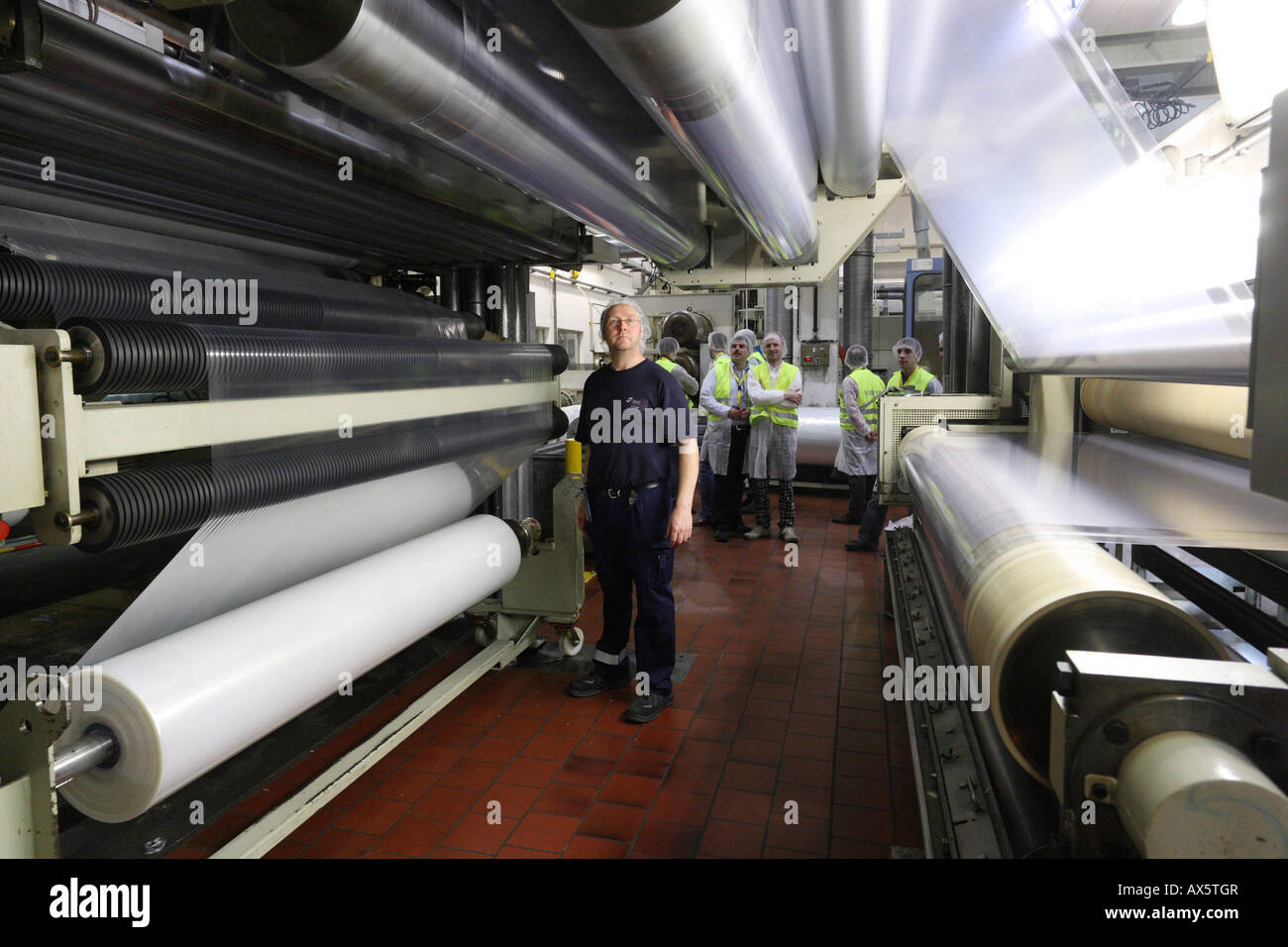 Cloruro di polivinile o pellicola PVC (utilizzato per il confezionamento di prodotti alimentari) fabbricato a Kloeckner-Pentaplast la fabbrica di Montabaur, la RHI Foto Stock