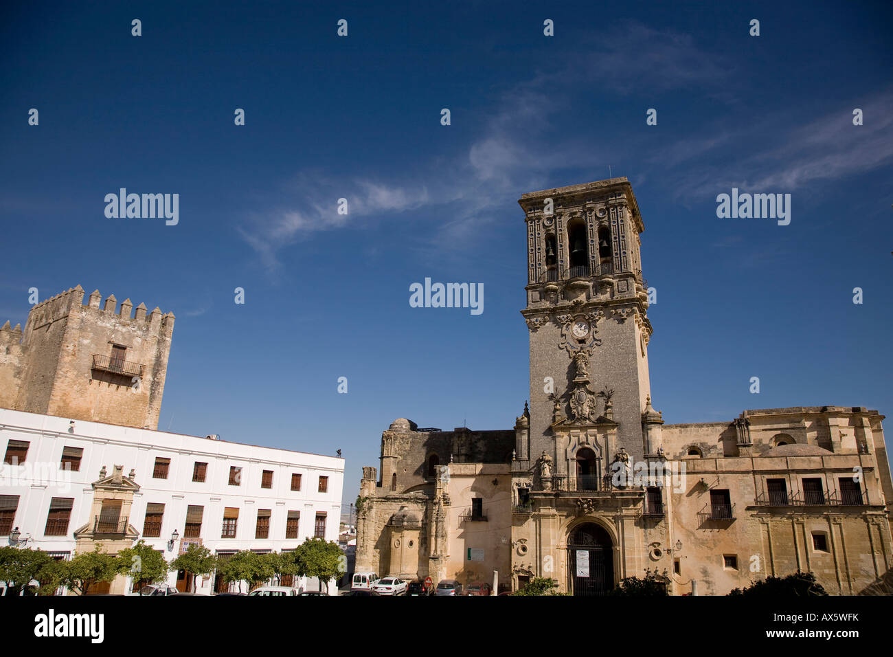 Fortezza, Municipio e Chiesa di Santa Maria, Arcos de la Frontera, Andalusia, Spagna, Europa Foto Stock