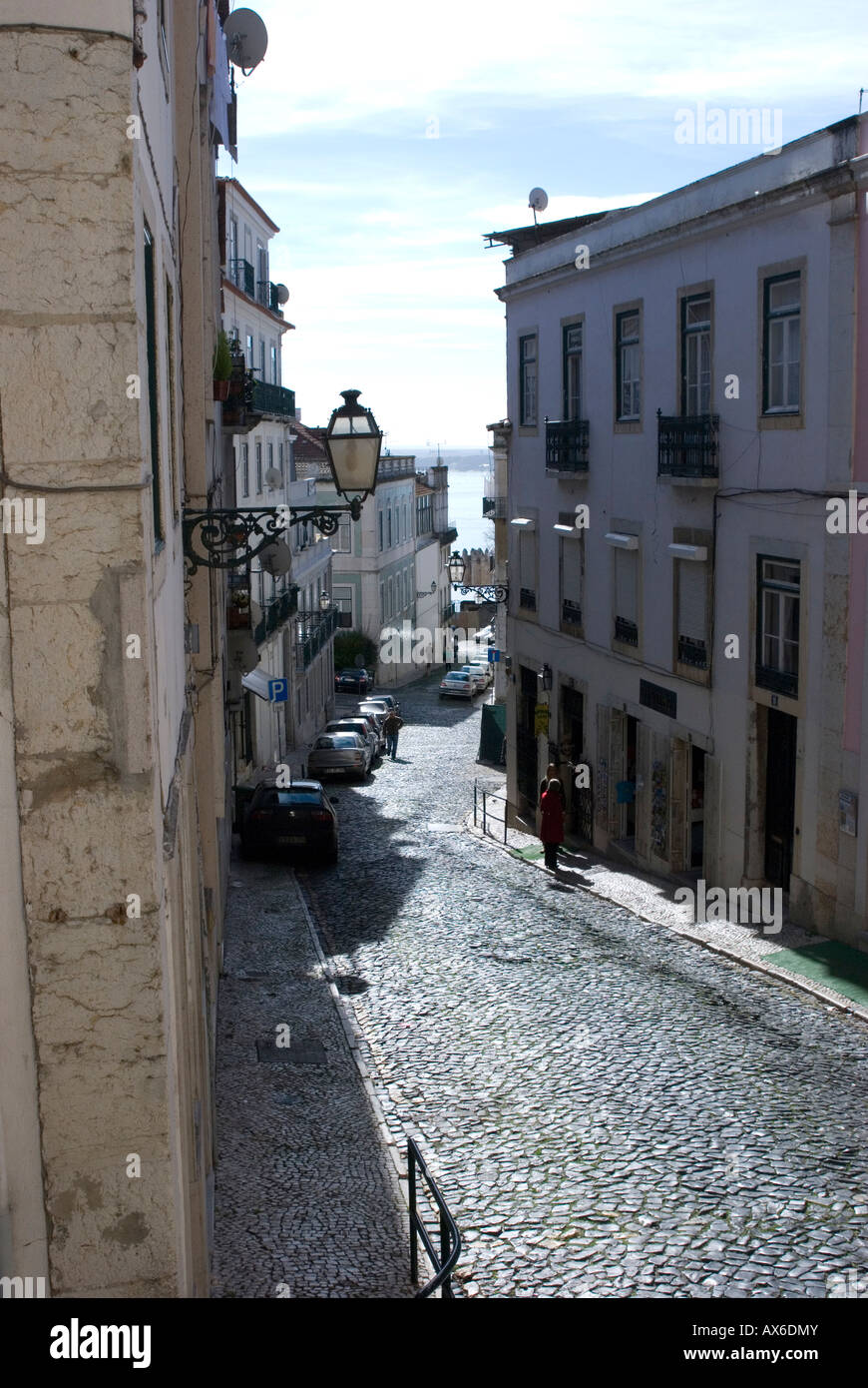 Strade nella città di Lisbona Foto Stock