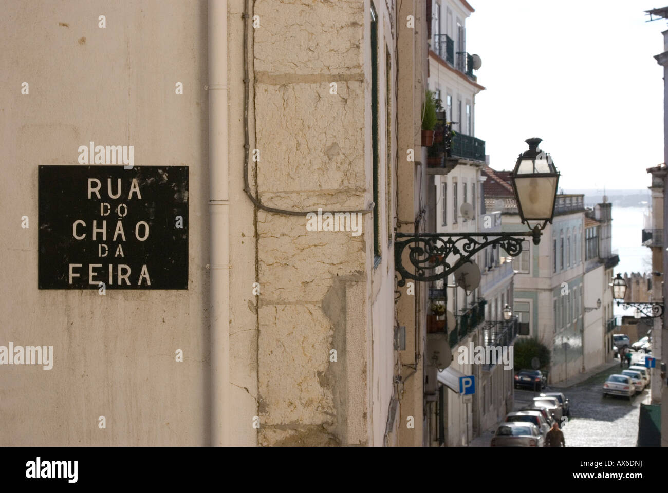 Strade nella città di Lisbona Foto Stock