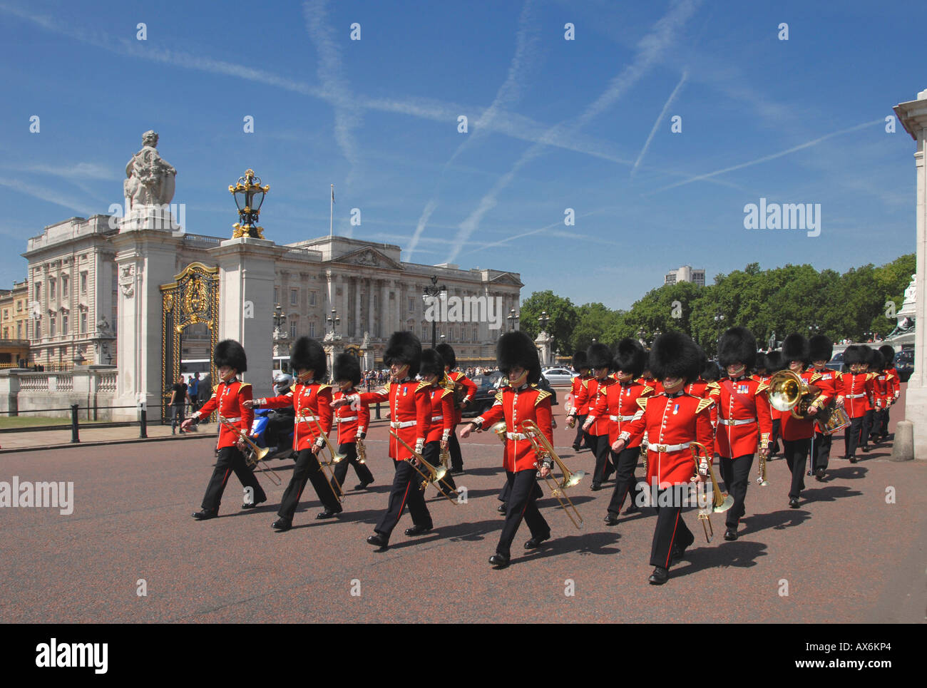 Cambiare la protezione Queens riparo domestico Buckingham Palace London Inghilterra England Foto Stock
