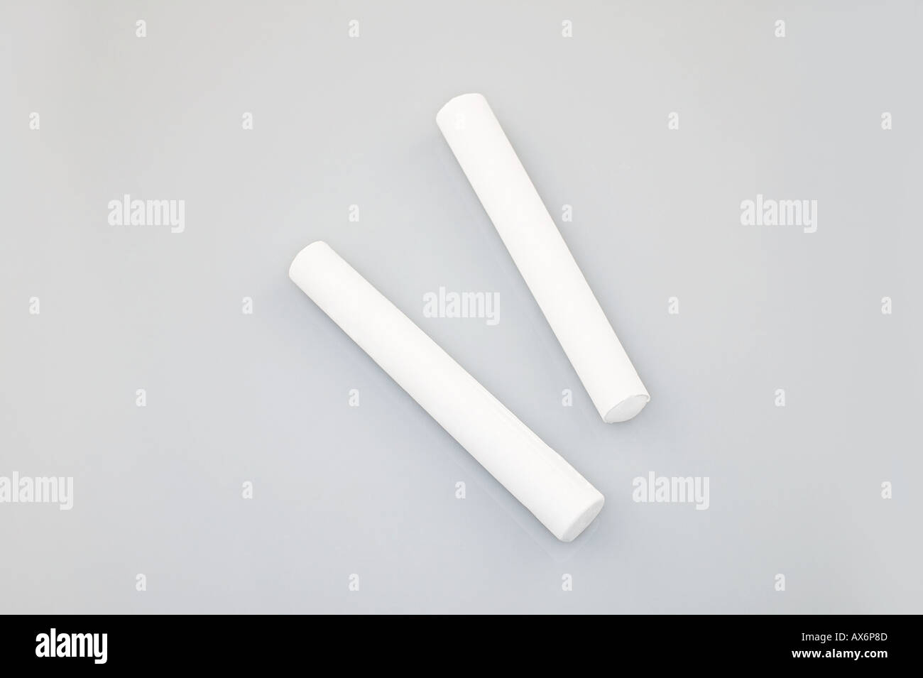 Due pezzi di Chalk Foto Stock