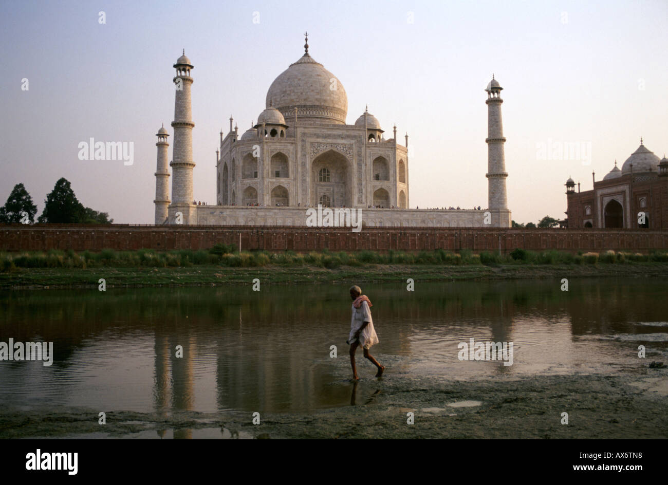 La vista dal lato posteriore del Taj Mahal Foto Stock