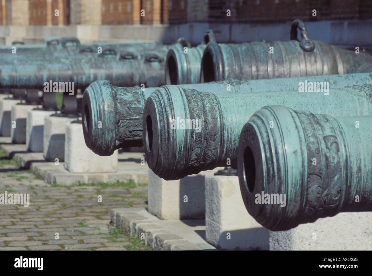 I cannoni con l' esercito-museo storico in arsenale di Vienna Foto Stock