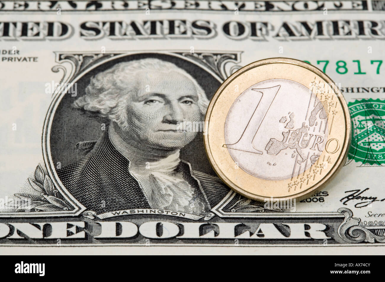 1 dollaro banconota e 1 Euro moneta Foto stock - Alamy