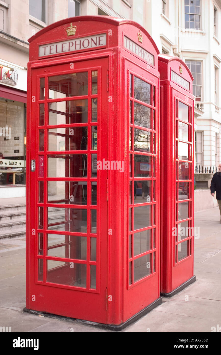 Cabina telefonica rossa Foto Stock