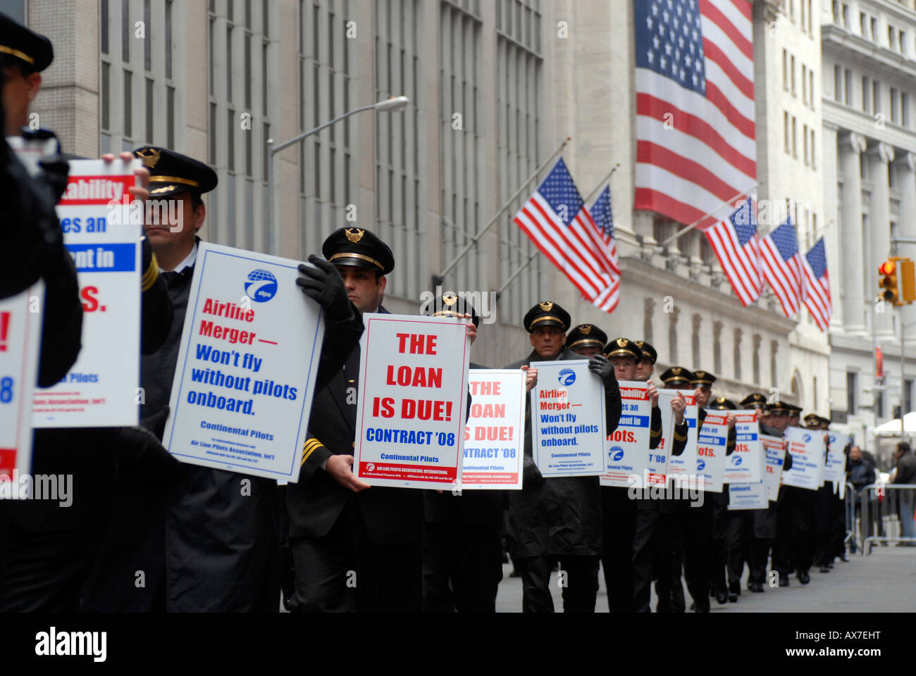 Membri della Air Line Pilots Association picket su Broad Street vicino al New York Stock Exchange Foto Stock