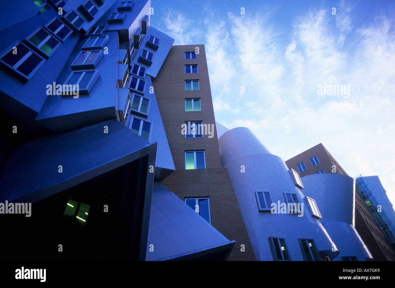 Stata Center del MIT, progettato da Frank Gehry, Cambridge, Boston, Massachusetts, STATI UNITI D'AMERICA Foto Stock