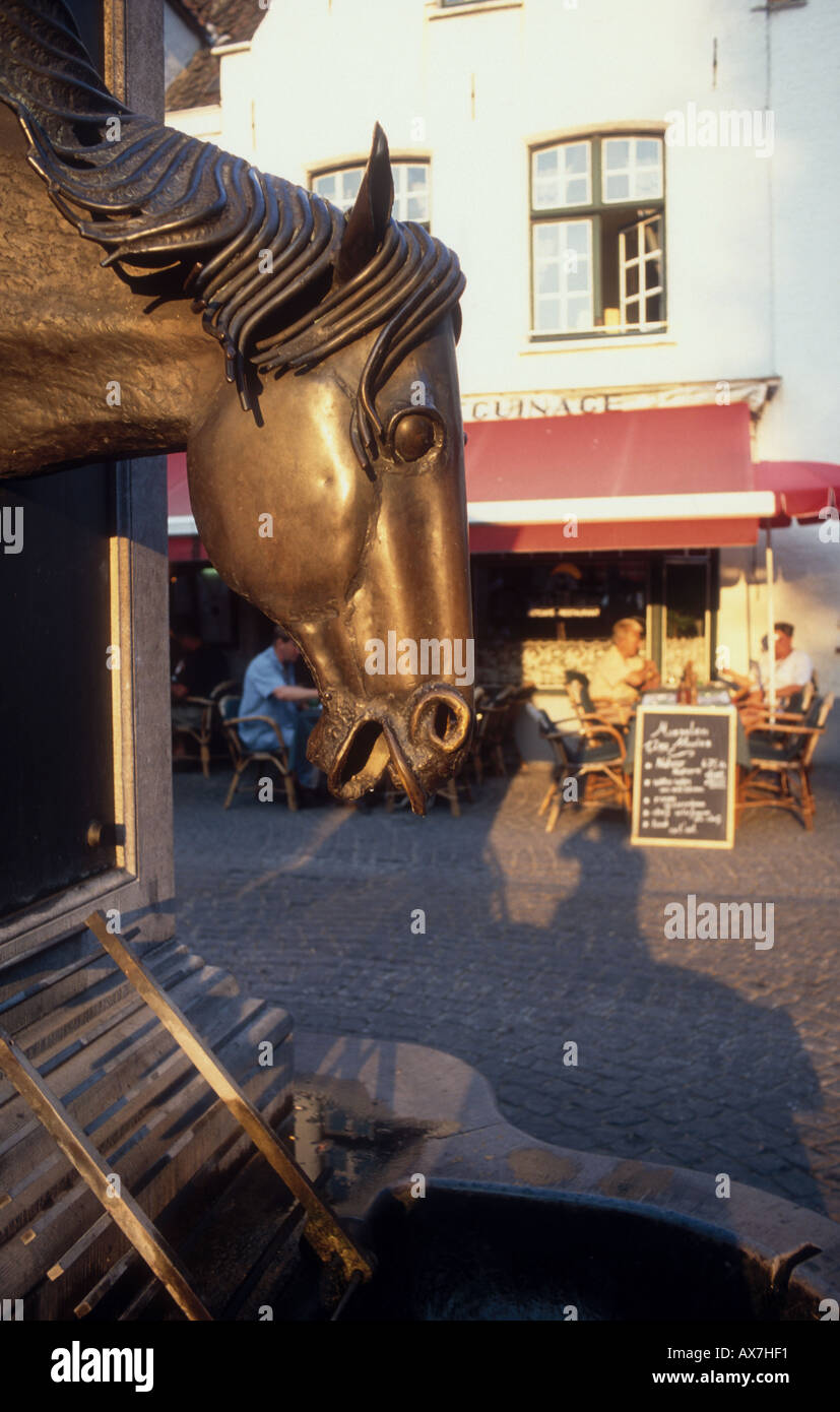 Fontana del Cavallo, Bruges, Fiandre, in Belgio Foto Stock