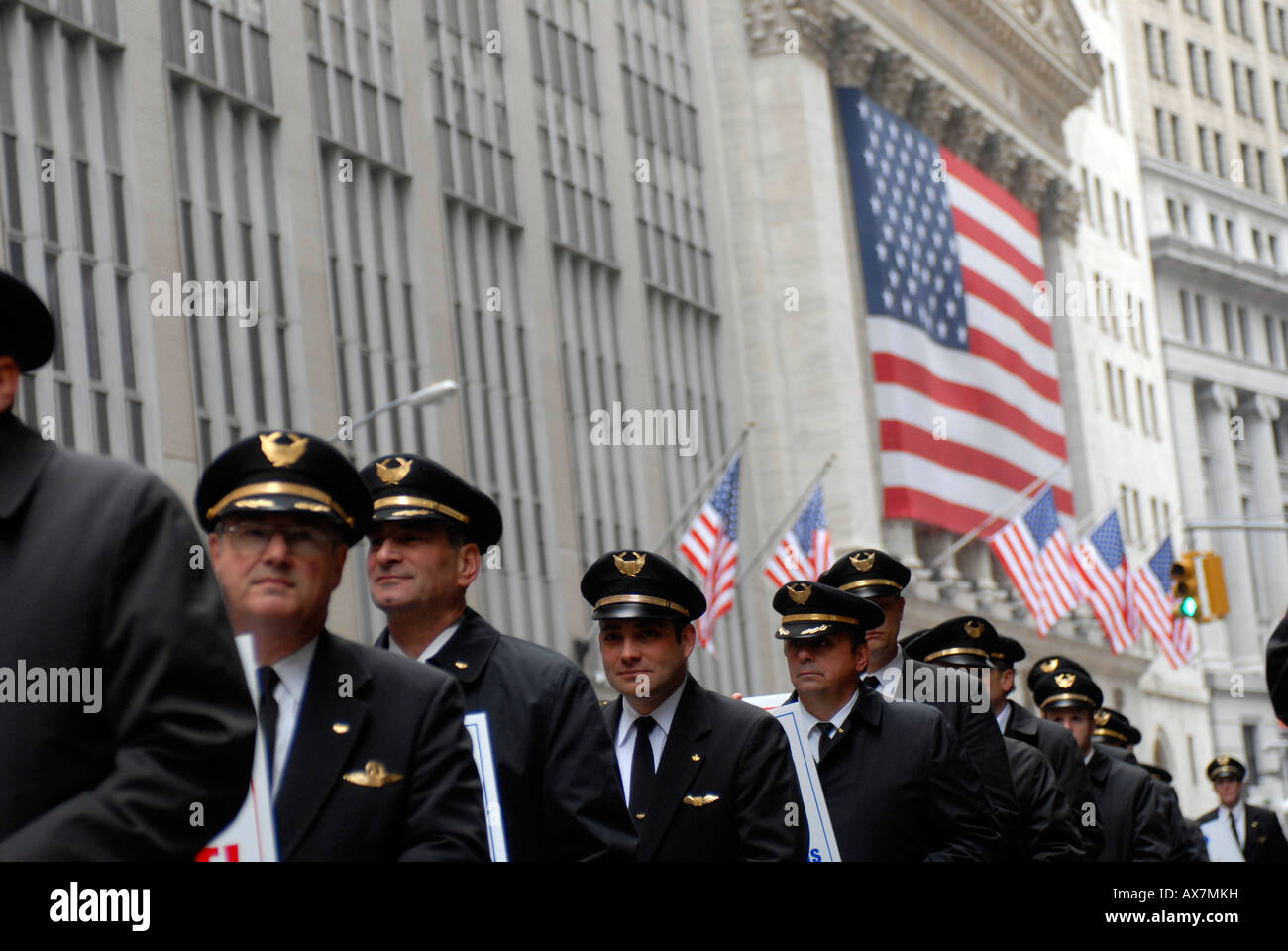 Membri della Air Line Pilots Association picket su Broad Street vicino al New York Stock Exchange Foto Stock
