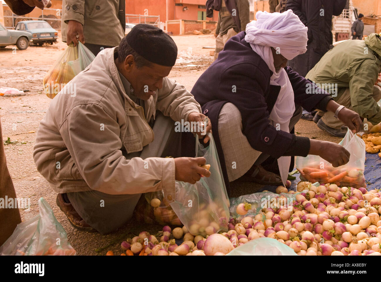 Martedì settimanale mercato vicino la Città Vecchia Ghadames Libia Foto Stock