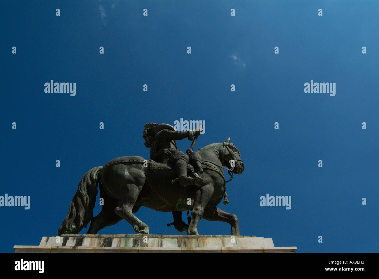 Re João IV statua in Vila Viçosa davanti al Palazzo Reale Foto Stock