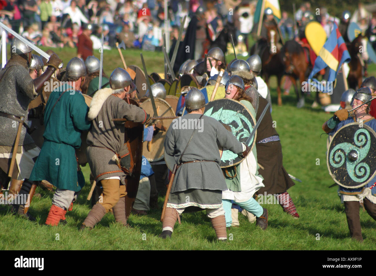 Normanni sassoni combattendo la battaglia di fanteria medievale di hastings east sussex england Foto Stock