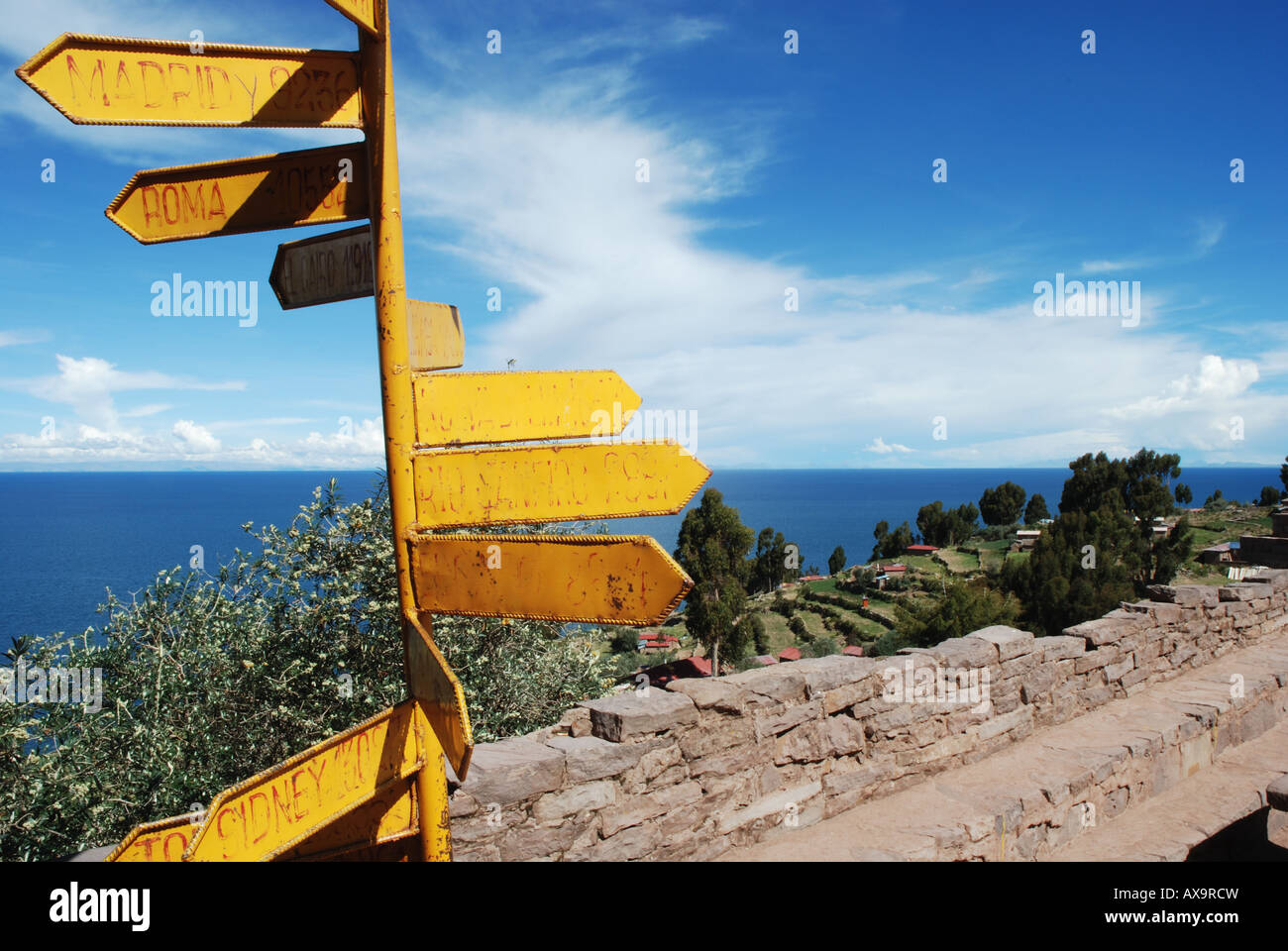 Segno sull'isola di Taquile nel Lago Titicaca al largo di Puno, Perù, Sud America Foto Stock