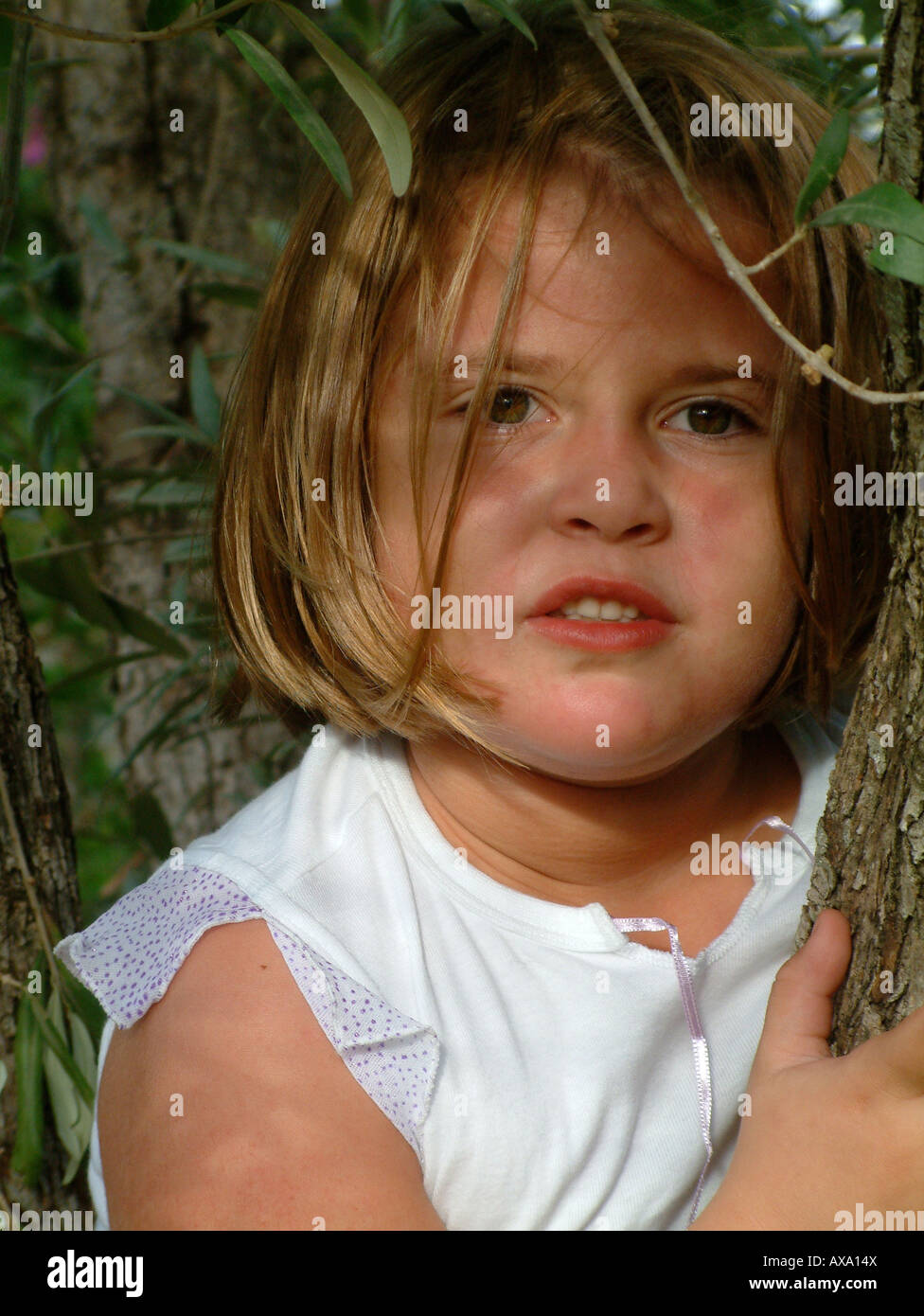 La ragazza (di età compresa tra i 5) ritratto, all'aperto Foto Stock