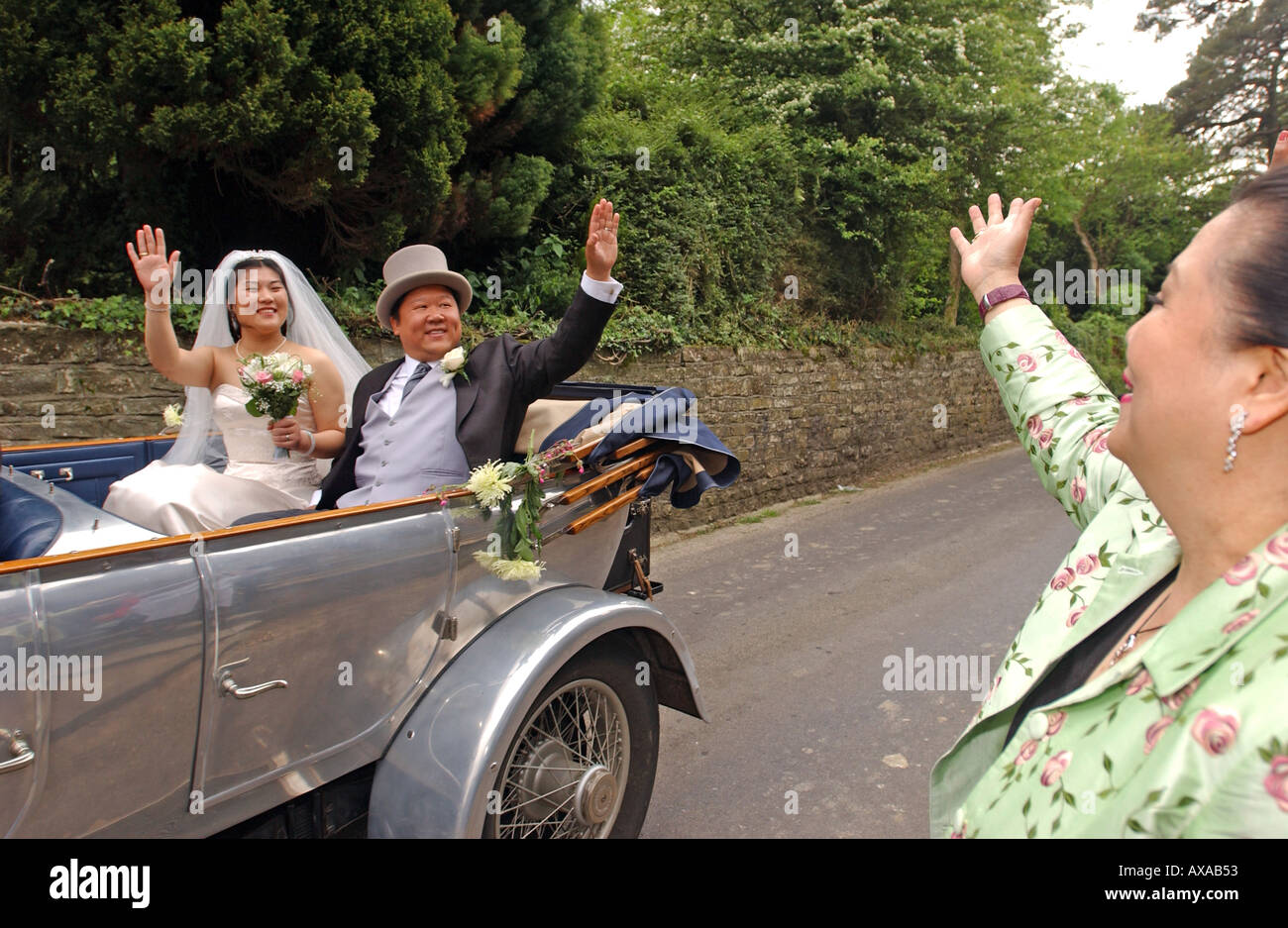 Il matrimonio di cinesi di cantanti lirici Signor Ke Quing Liu e la signora Chun Qing Zhuang in Dorset Regno Unito Regno Unito Foto Stock