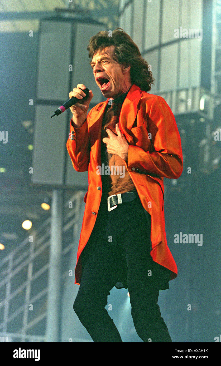 Mick Jagger Rolling Stones 1995 Voodoo Lounge tour Stadio di Wembley a Londra Foto Stock