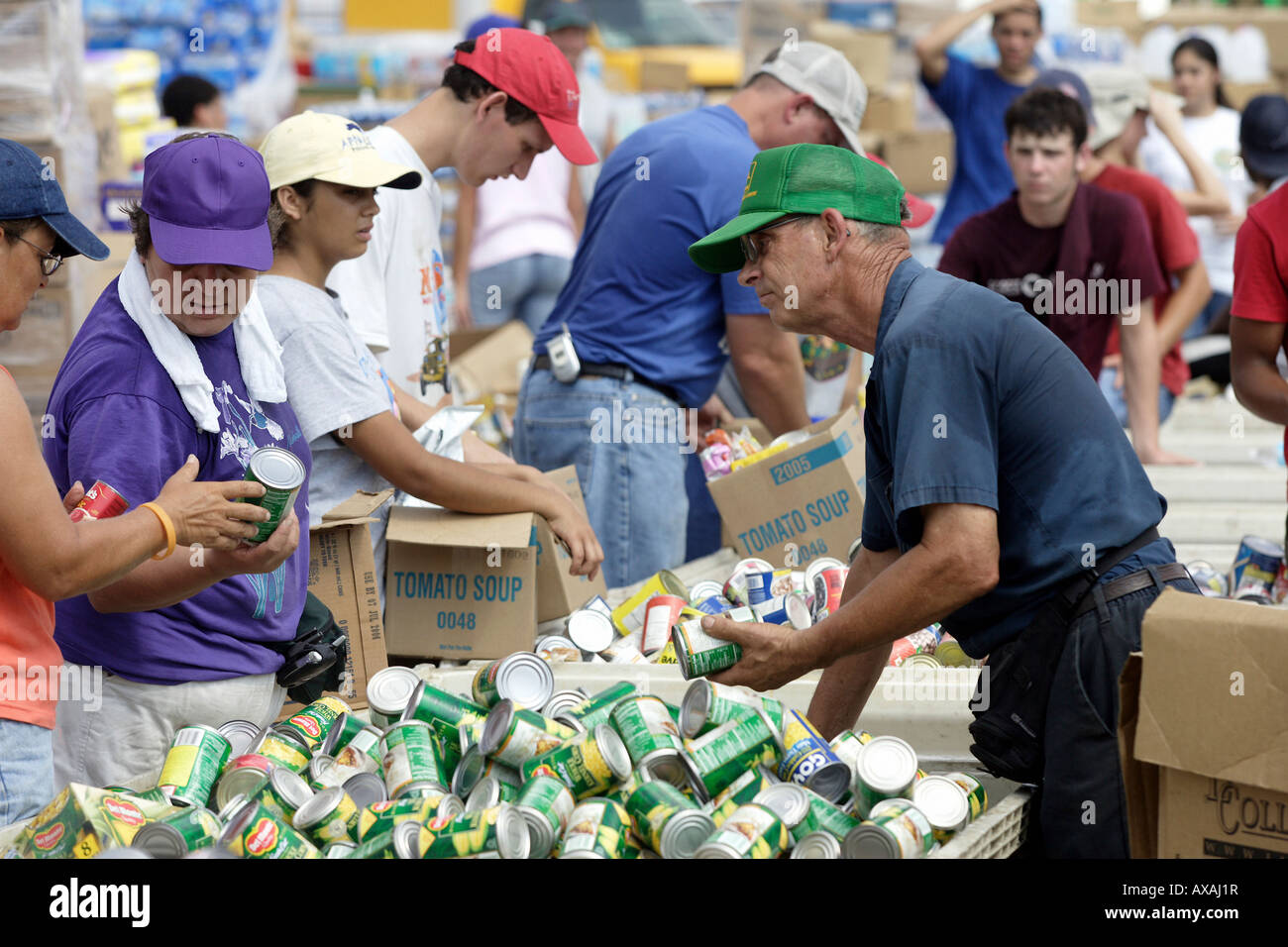 La distribuzione degli aiuti umanitari a seguito dell'uragano Katrina, Lafayette, Stati Uniti d'America Foto Stock