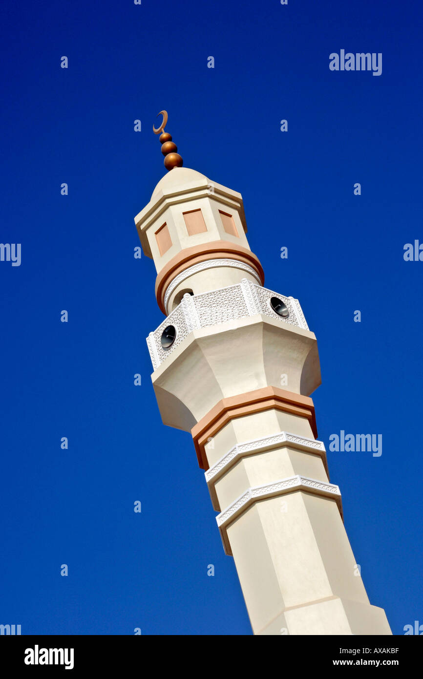 Il minareto della moschea di Doha, in Qatar. Foto Stock