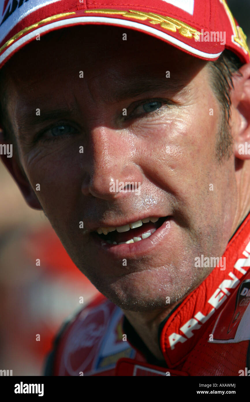 Troy Bayliss in parc ferme dopo la vittoria del 2006 valencia gara motogp avente si fermò in qualità di wild card rider Foto Stock