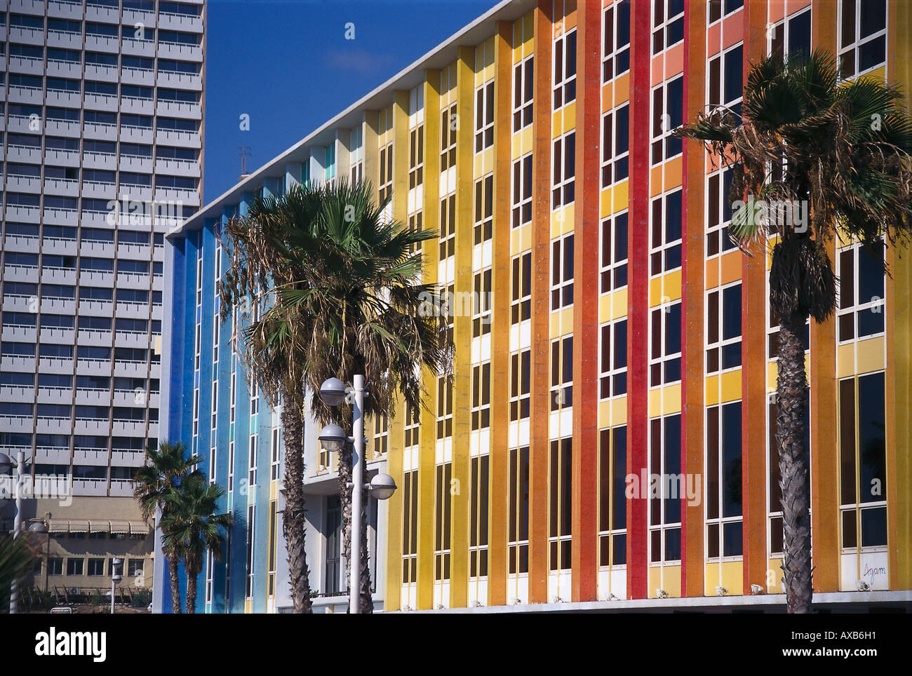 Facciata colorata dell'hotel Dan Tel Aviv, Israele, Medio Oriente e Asia  Foto stock - Alamy