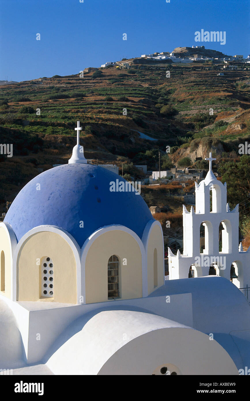 Chiesa nella luce del sole, Imerovigli, Santorini Cyclades Grecia, Europa Foto Stock