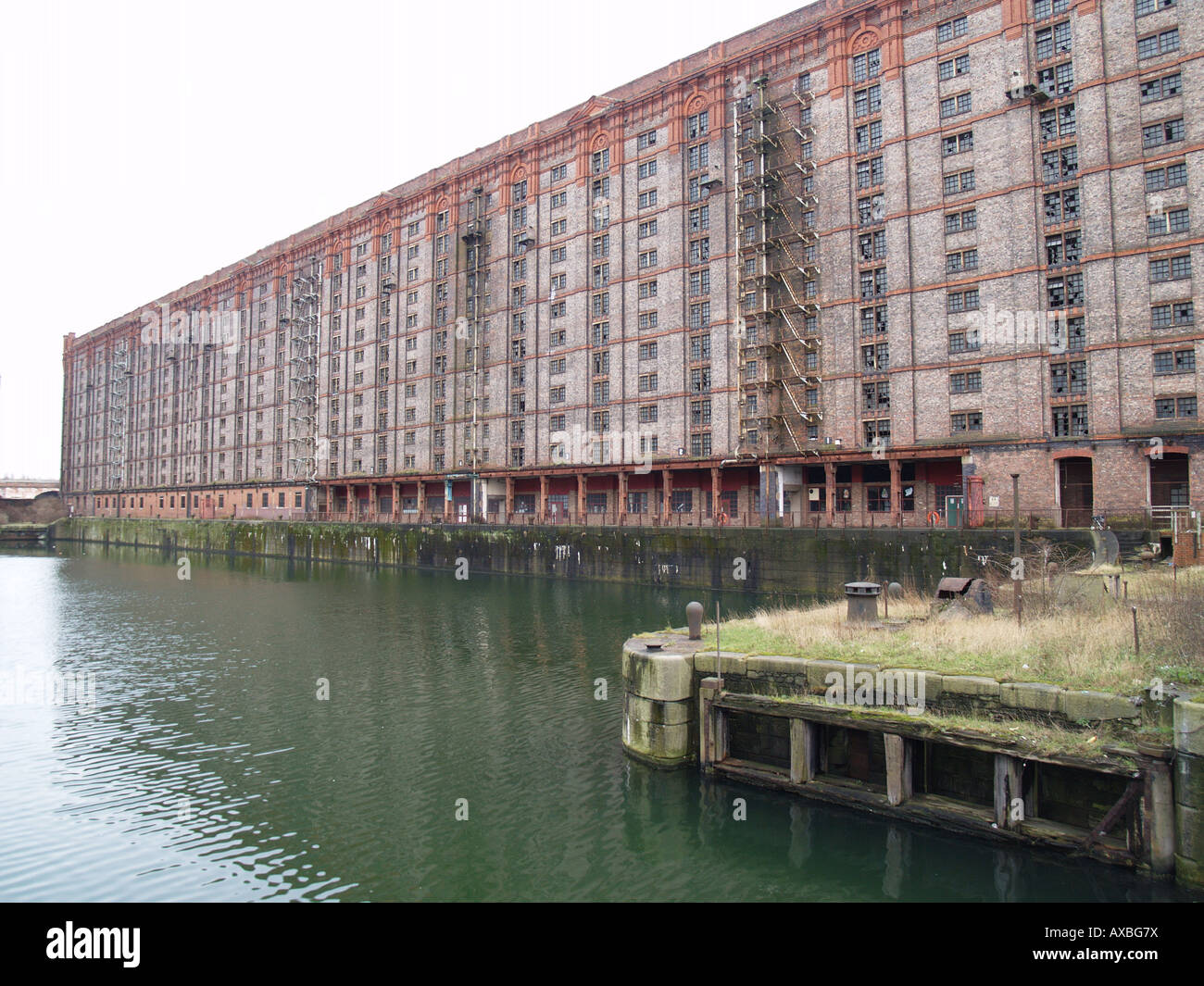 Ristrutturato in stile vittoriano dock wharf magazzino città europea della cultura 2008 Liverpool Merseyside England Foto Stock