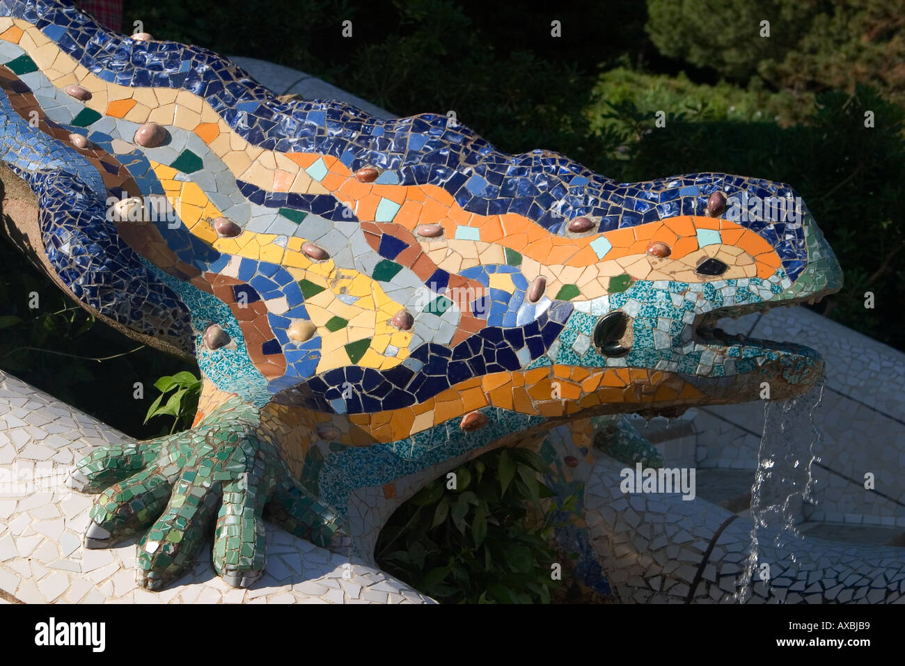 Barcellona Parc Güell di Antoni Gaudi Salamander con mosaici coloful Foto Stock