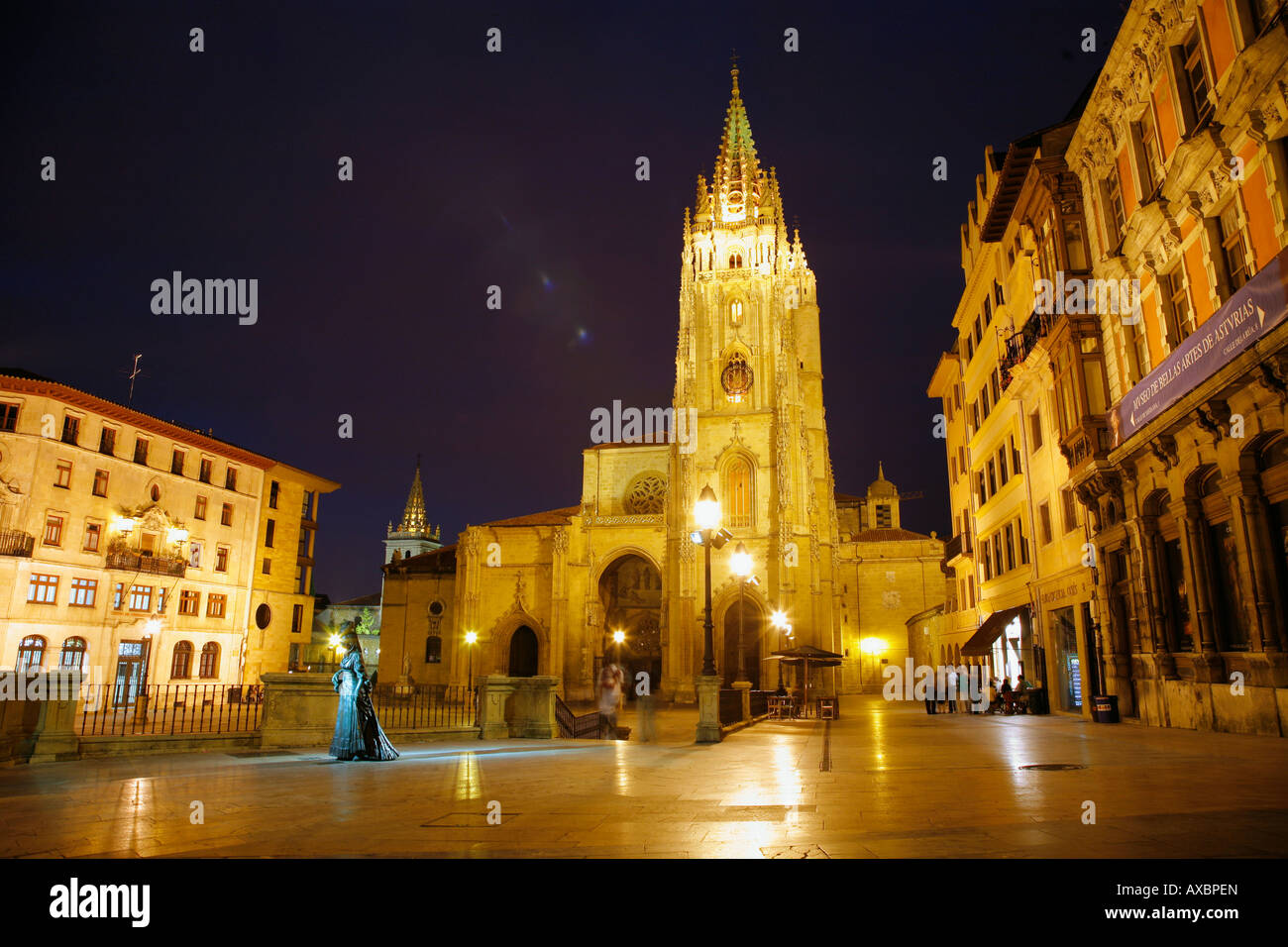 Cattedrale San Salvador sulla Plaza de Alfonso el Casto Oviedo Asturias Spagna Foto Stock