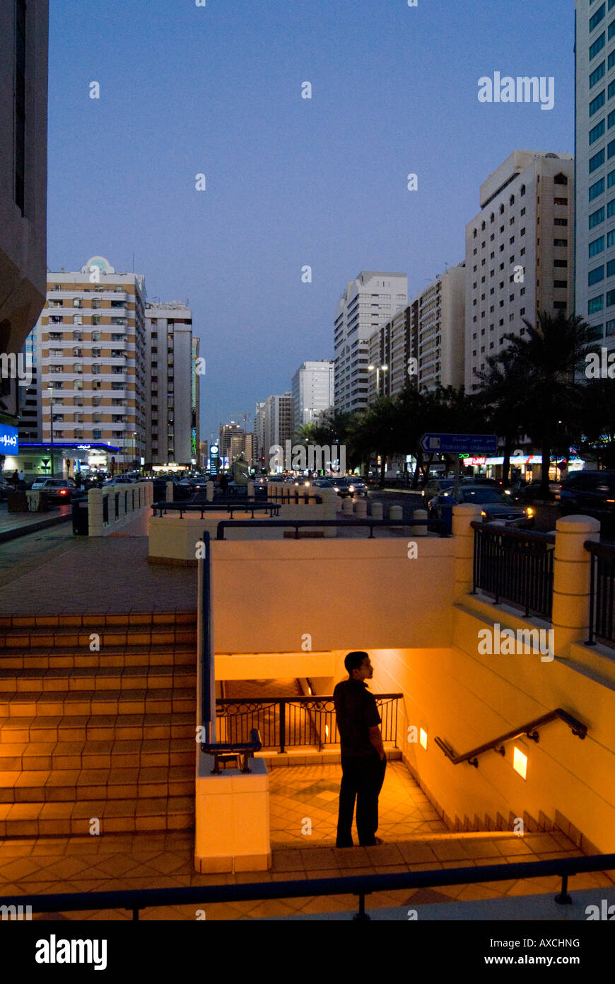 Sottopassaggio Sheik Zayed Road Abu Dhabi Foto Stock