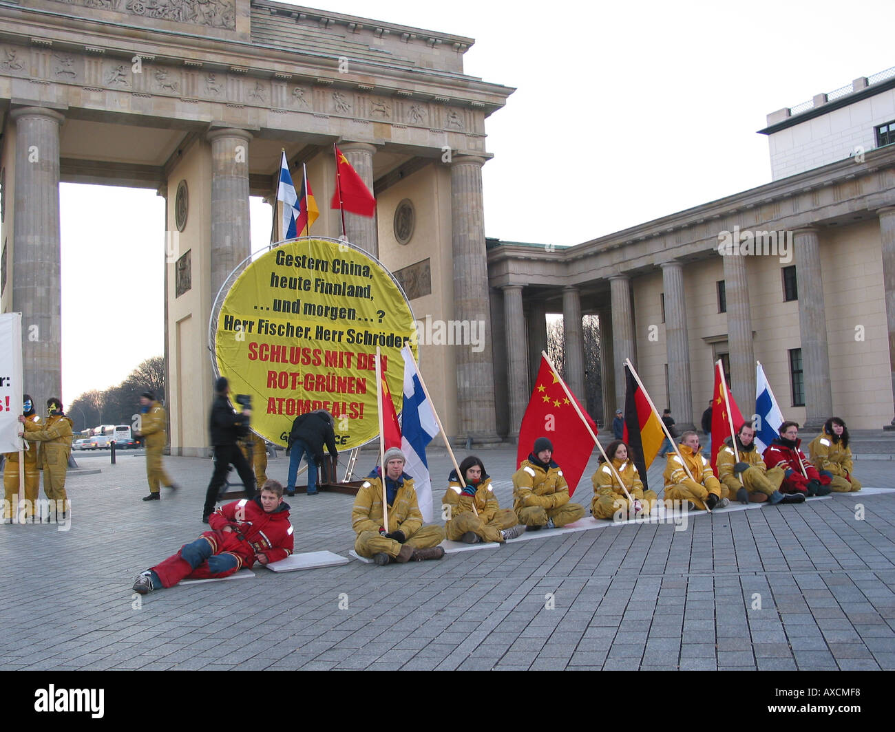 Greenpeace dimostrazione a Branderburger Tor Berlino Germania Foto Stock