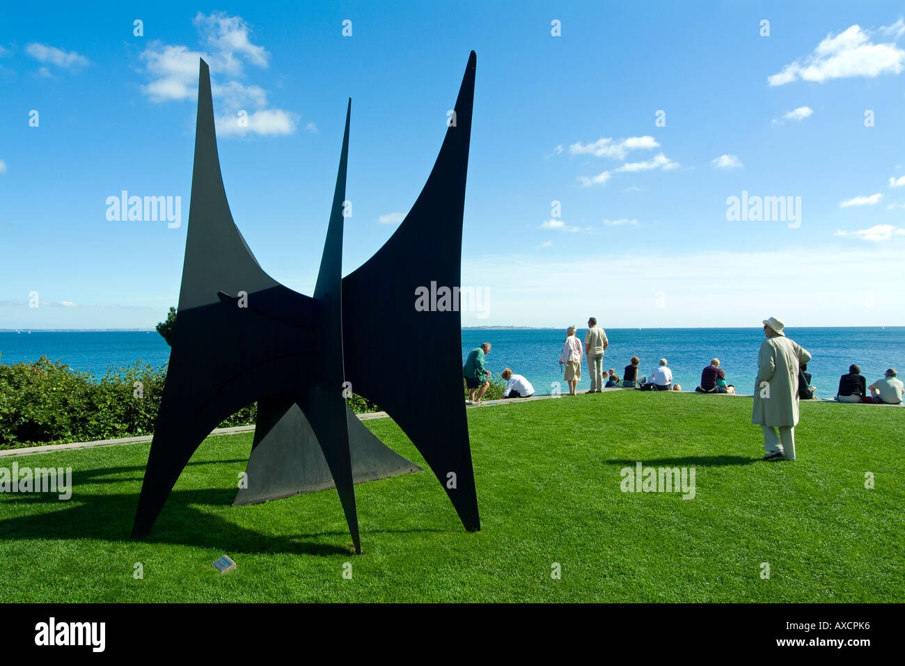 I visitatori di relax presso il Museo Louisiana di Arte Moderna Humlebaek.Oresund.Zelanda.Danimarca Foto Stock