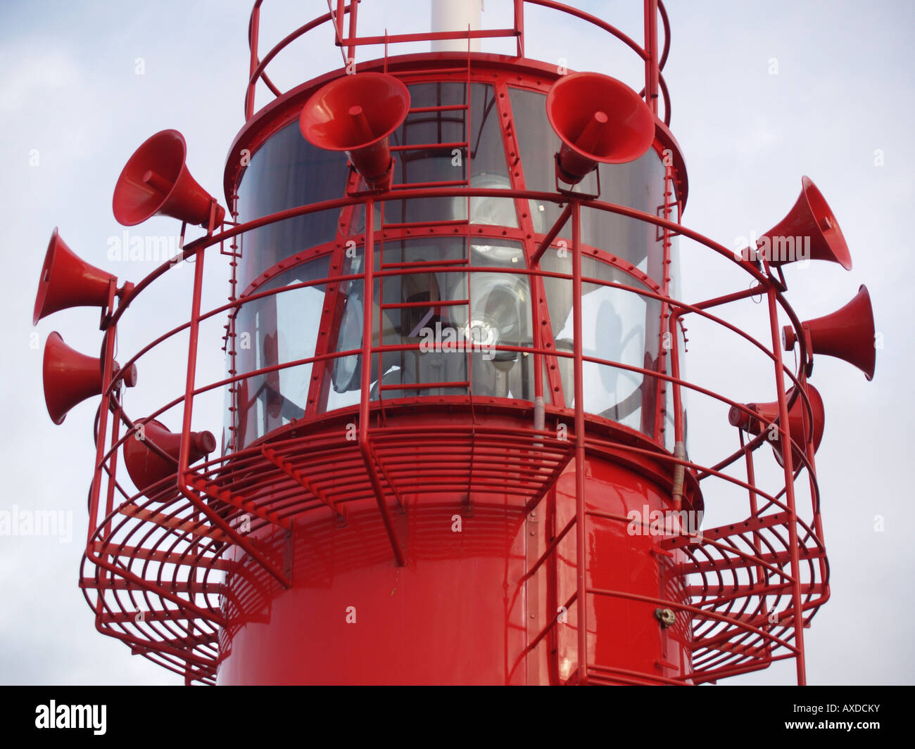 Ultimo usato red boat faro luce sistema salutando Albert Dock Liverpool città europea della cultura 2008 Foto Stock