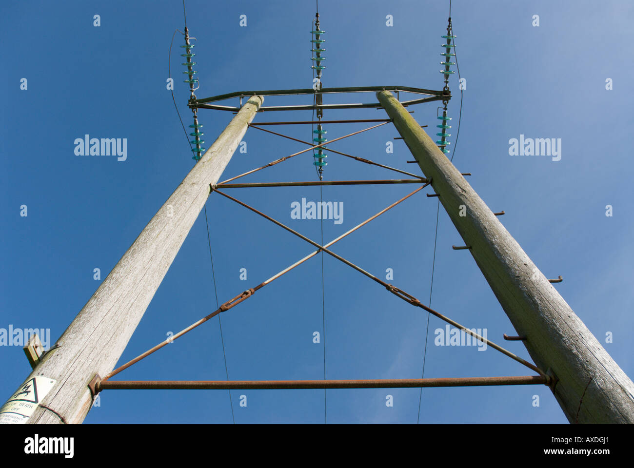 Pilone dell facenti parte della rete nazionale di distribuzione rete di distribuzione di energia elettrica Foto Stock