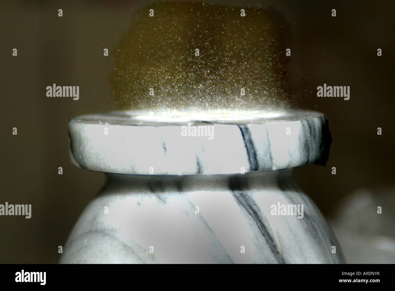 Schiume di acido su marmo Foto Stock