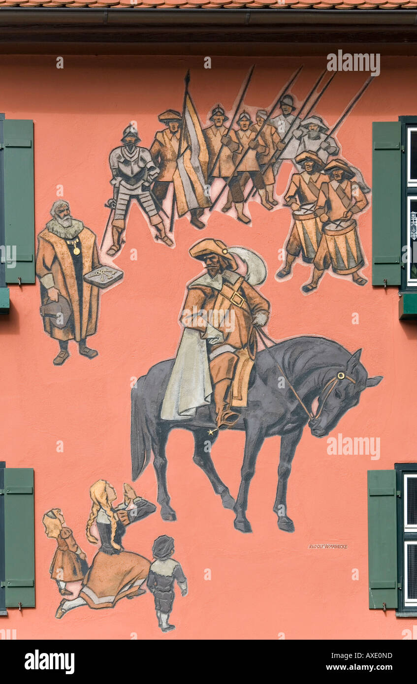 Una scena storica dipinta su un muro, Dinkelsbuehl, Baviera, Germania Foto Stock