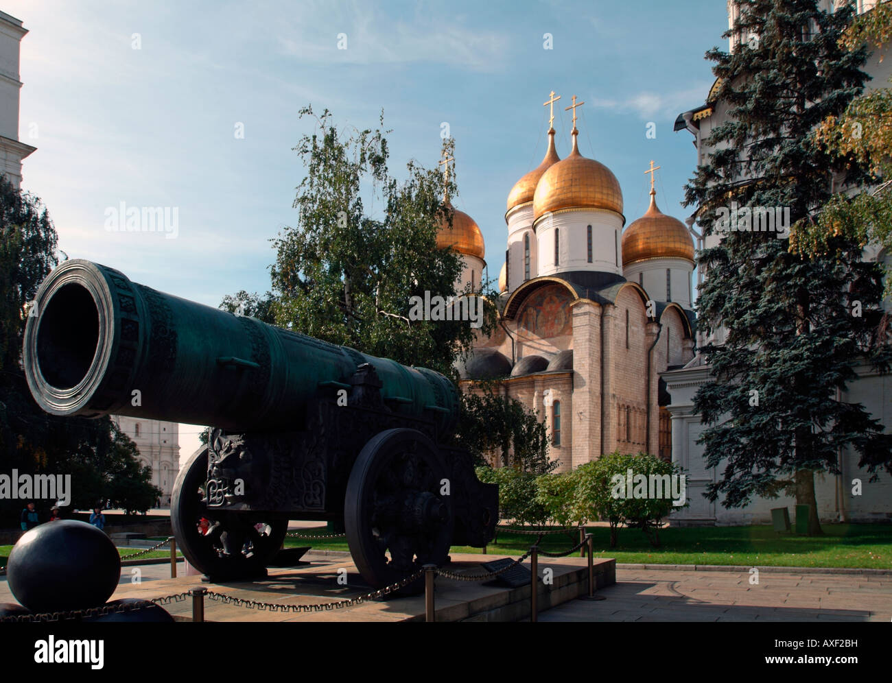 Cannone Zar Canon o imperatore canon Cremlino Piazza Rossa Mosca Russia Foto Stock