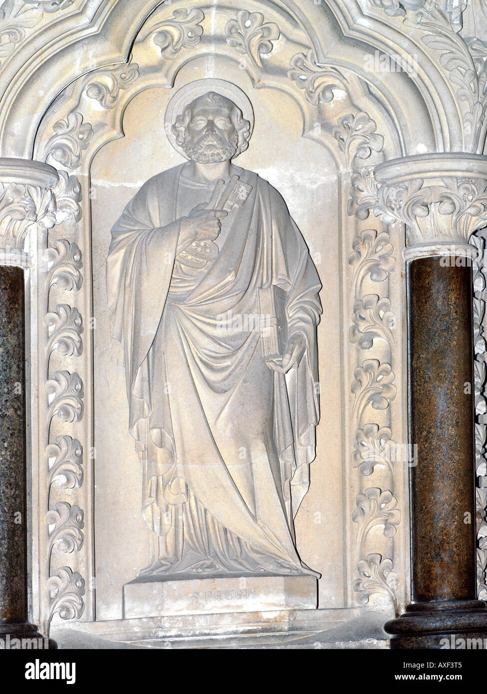 Salisbury Wiltshire, Inghilterra Cattedrale di Salisbury San Pietro con le chiavi Carving sul pulpito Foto Stock