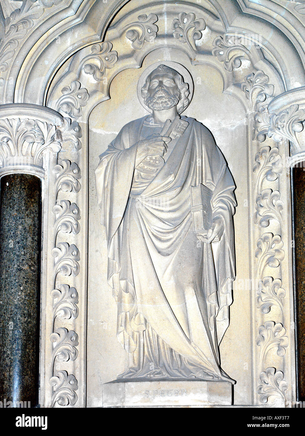 Salisbury Wiltshire, Inghilterra Cattedrale di Salisbury San Pietro con le chiavi Carving sul pulpito Foto Stock
