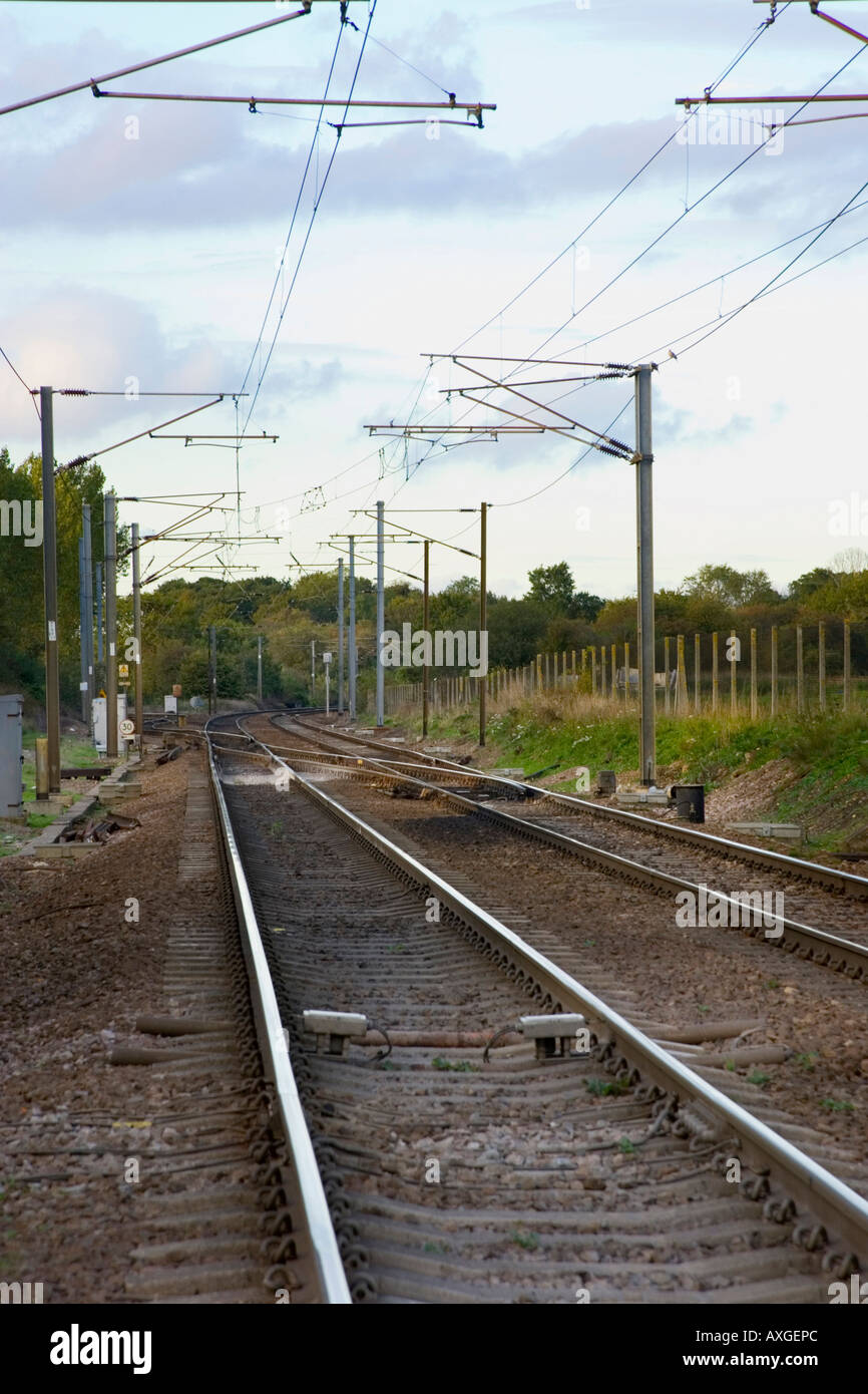 Linea ferroviaria vicino Haughley nel Suffolk, Regno Unito Foto Stock