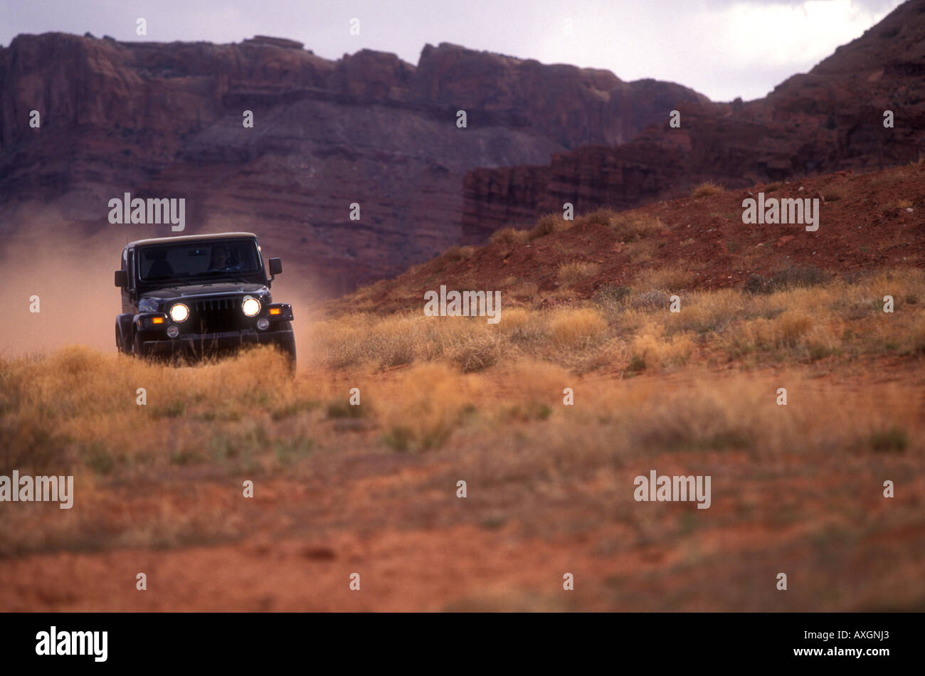 4 x 4 la guida attraverso il deserto dello Utah STATI UNITI D'AMERICA Foto Stock
