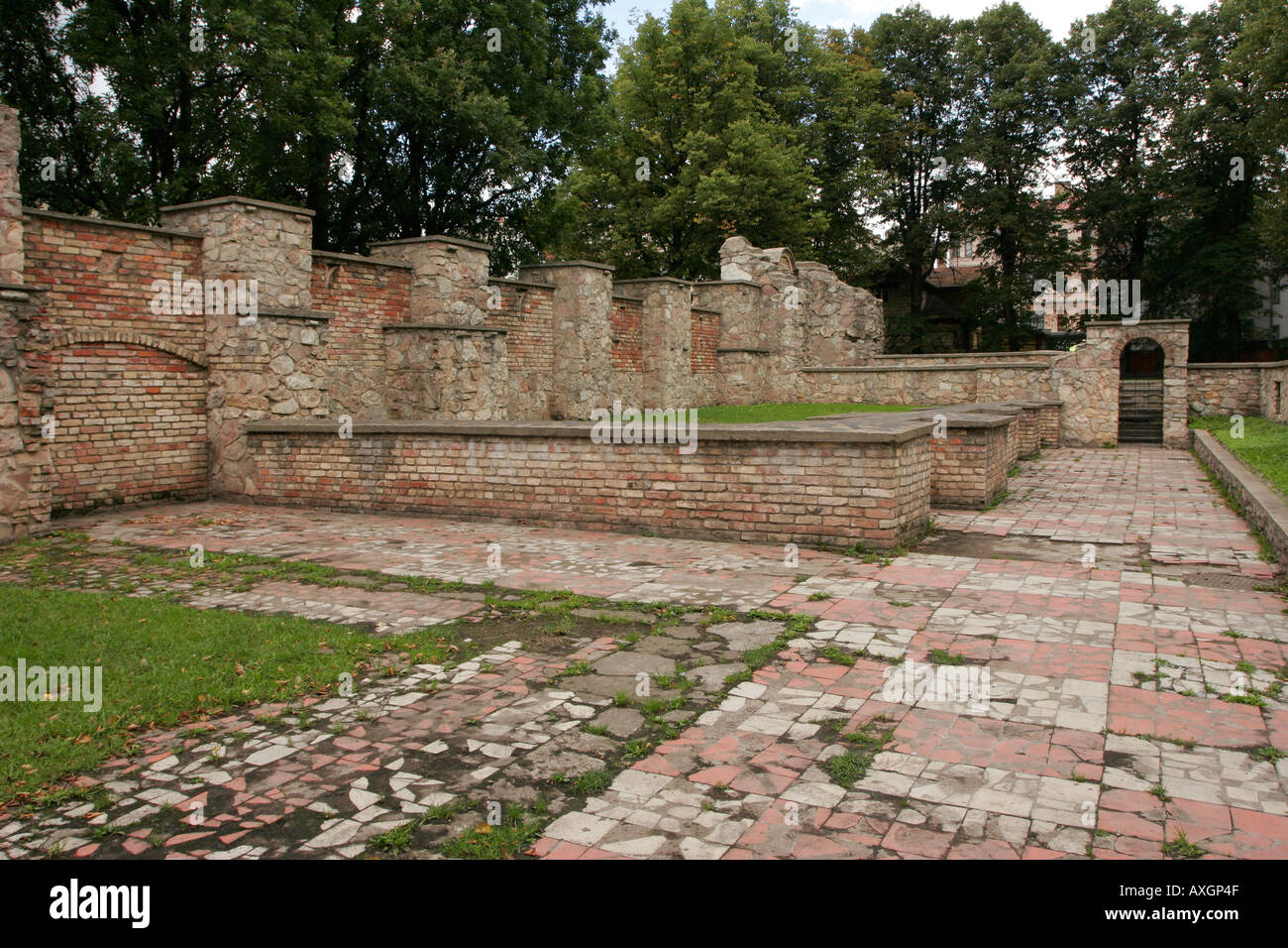 Resti della grande sinagoga corale nel vecchio ghetto di Riga, Lettonia Foto Stock