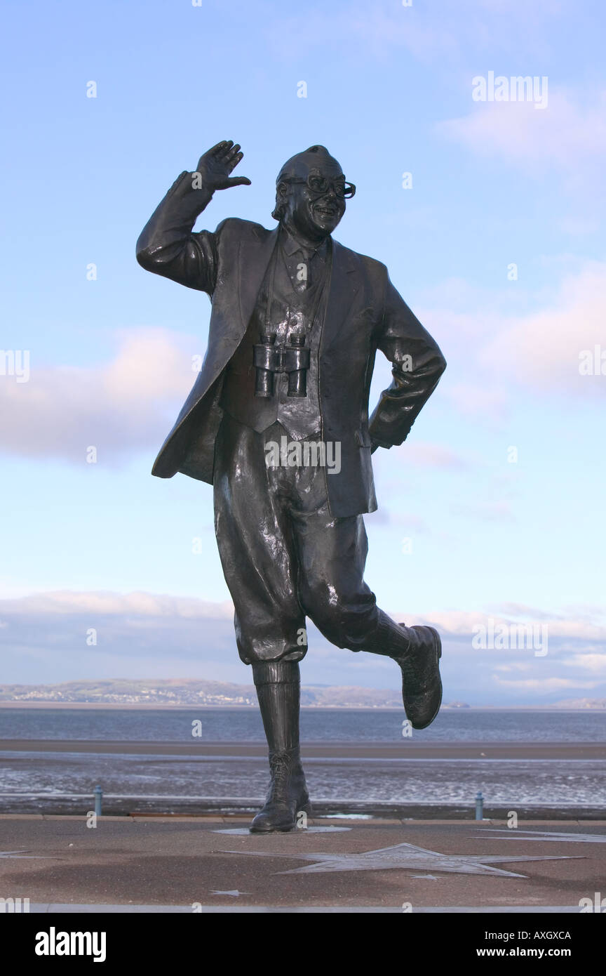 Eric Morecambe statua sul lungomare di Morecambe Foto Stock