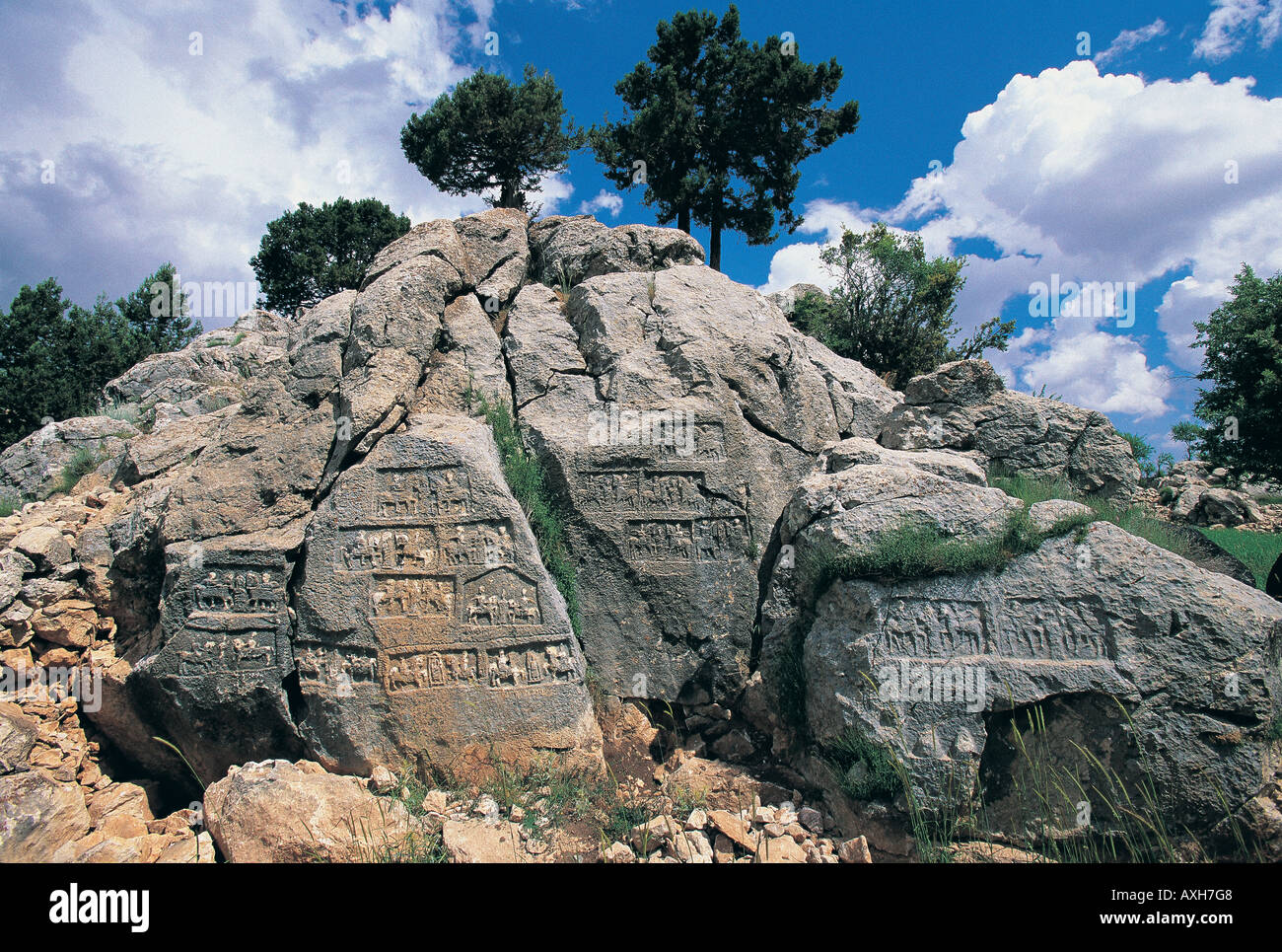 Rilievi di roccia da Arzawa Regno nemico degli Ittiti Cavdir Isparta Turchia Foto Stock