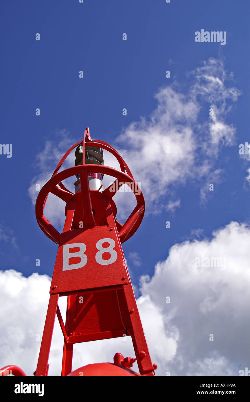 Boa Kleinleuchttonne Flachwasser Foto Stock