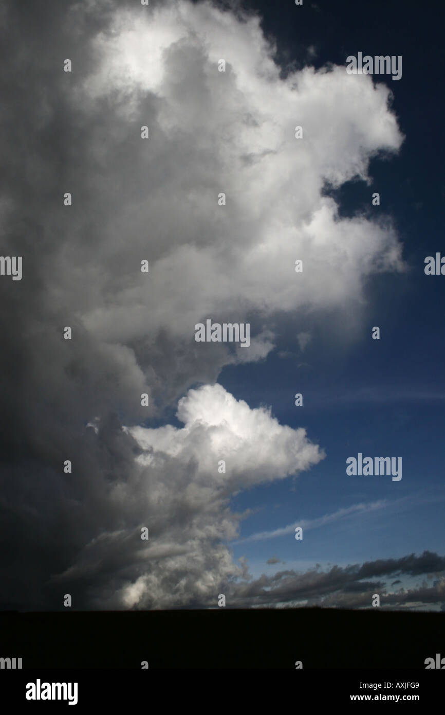 Drammatica nubi in aumento Foto Stock