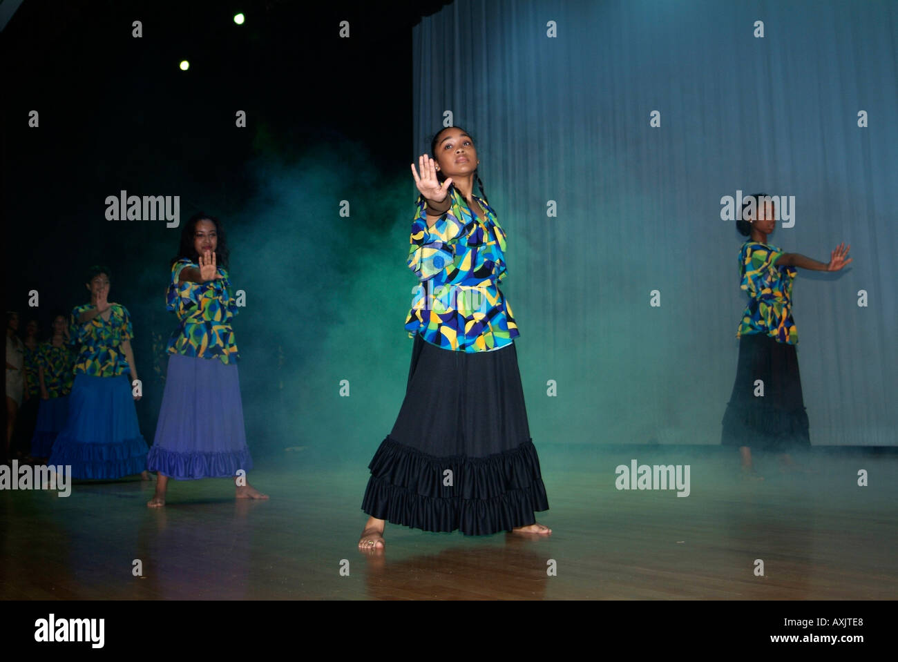 Teens dance lo spirito danza al Sankofa celebrazione di Arican musica danza e poesia Foto Stock