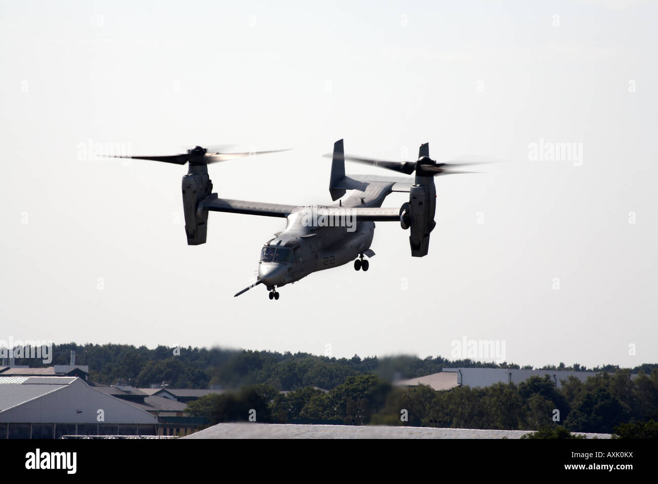 Bell Boeing V 22 aeromobili Osprey preparazione a terra dopo un volo display a Farnborough International Airshow di luglio 2006 Foto Stock