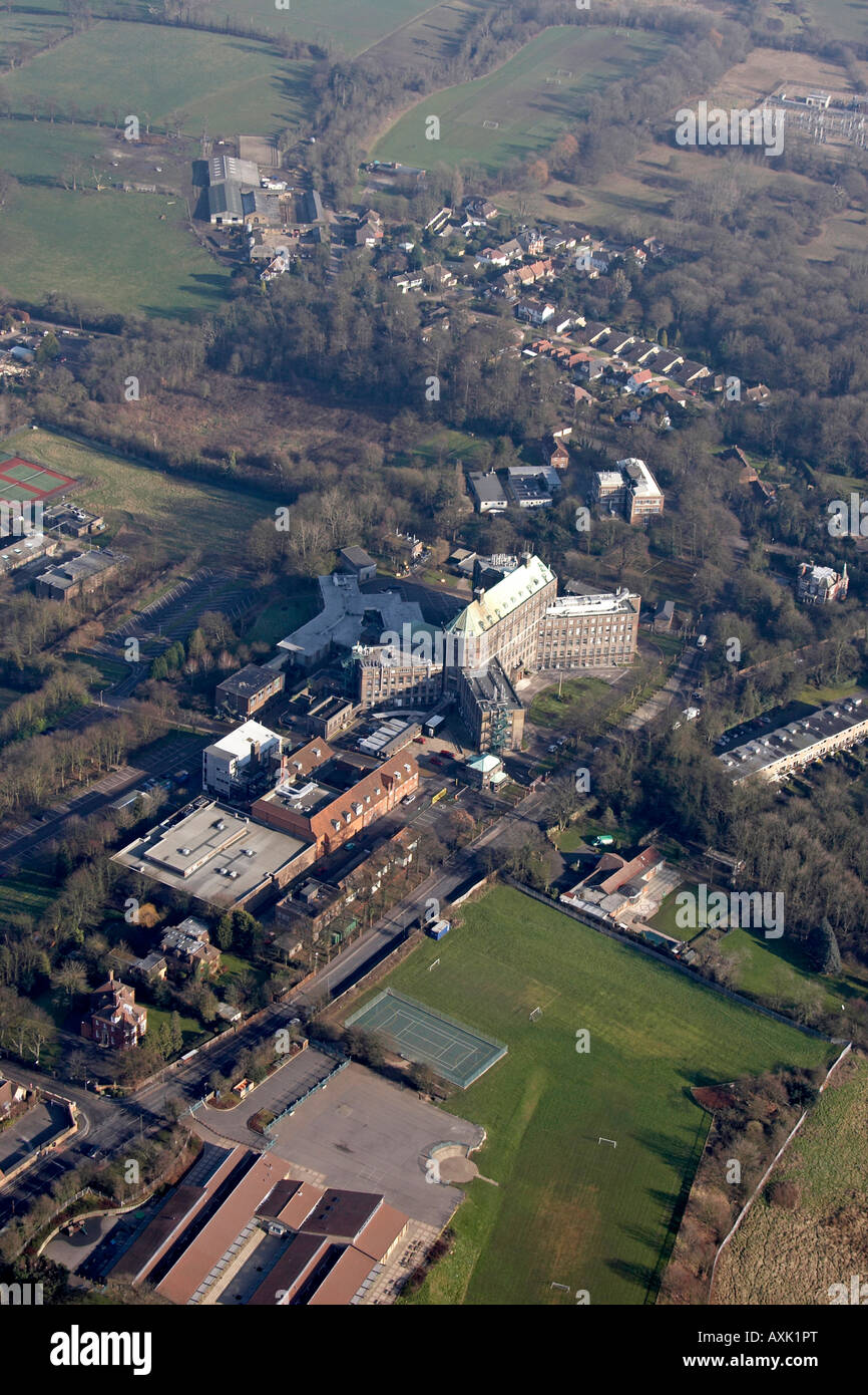 Elevato livello obliquo di vista aerea a nord est di St Vincent s scuola laboratori di ricerca medica e Wentworth Hall London NW7 Foto Stock